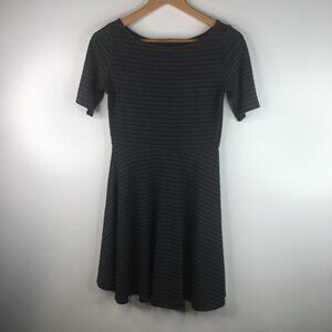 Uniqlo Striped Short Sleeves Gray  Dress Size M
